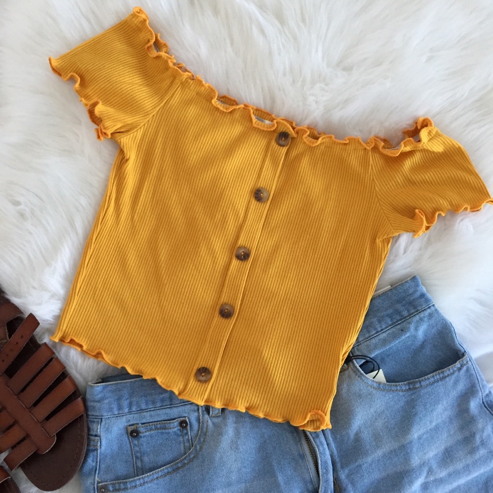 ❗️One Left❗️NWT Mustard off shoulder - Picture 4 of 5